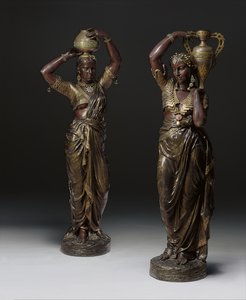 花瓶を運ぶインドの女性の形をした2つのブロンズトーチャー、1862年-1865年 作： Charles Henri Joseph Cordier