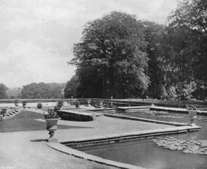Across the Ponds（モノクロ写真 作： Charles Latham