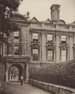 クレア大学、ケンブリッジ 作： Charles Latham