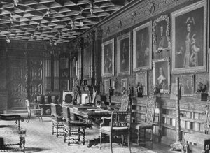 歴史的な写真。サルーン(白黒写真) 作： Charles Latham