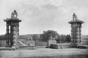 桟橋と公園 作： Charles Latham