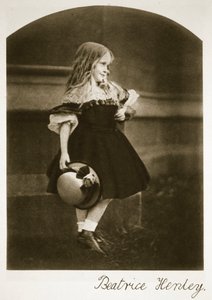 ベアトリス・ヘンリー、1862年9月（セピア写真） 作： Charles Lutwidge Dodgson