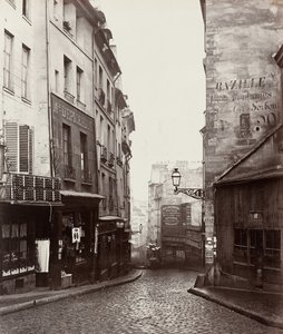 Rue de la Montagne-Sainte-Geneviève、Rue LaPlace..., 186569 の交差点近く。 作： Charles Marville