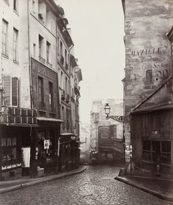 ラプラス通りの交差点近くのモンターニュサントジュヌヴィエーヴ通り 作： Charles Marville