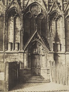 パリのノートルダム大聖堂の北側の入り口、赤いドア 作： Charles Marville