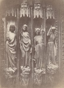 悪徳を打ち砕く美徳、ストラスブール大聖堂、1853年。 作： Charles Marville