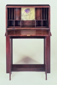 Houshill、1904年に青い寝室のデスク（開いている、閉鎖については45594を参照） 作： Charles Rennie Mackintosh