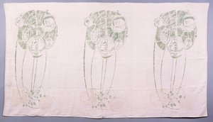 緑とクリーム色の3つの様式化されたバラのモチーフのパネル、1900年頃のキングスバラガーデンズ14番地の応接室に落ち着くコーナーの裏側（ステンシルリネン） 作： Charles Rennie Mackintosh