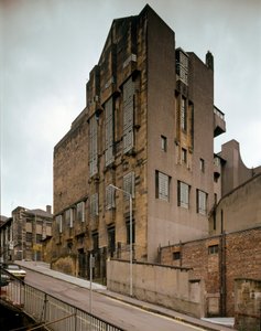 建築家チャールズ・レニー・マッキントッシュ（1868-1928）が設計したスクール・オブ・ファイン・アーツの風景 作： Charles Rennie Mackintosh