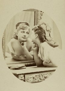 女優アンリエット・ヴィクトワール・ドルアール（1851-1923）の肖像。