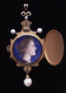 ミスエディスエマクーパー（1862-1913）1901（エナメルの鉛筆とトイレ）のミニチュアを含むペガサスペンダント（外観については109662を参照） 作： Charles Ricketts