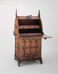 デスク、1889年頃（オーク材、鉄、ペンキ、黄麻布）
