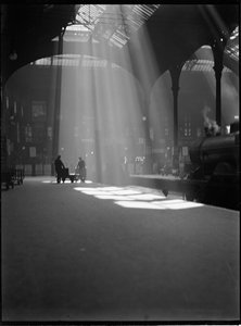 リバプール ストリート駅、リバプール ストリート、シティ オブ ロンドン、グレーター ロンドン オーソリティー、c1932。 作： Charles William Prickett