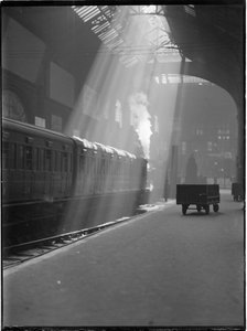 リバプール ストリート駅、リバプール ストリート、シティ オブ ロンドン、グレーター ロンドン オーソリティー、c1932。 作： Charles William Prickett