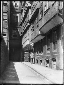 ミドル テンプル レーン、テンプル、ロンドン市、グレーター ロンドン オーソリティー、1930 年代。 作： Charles William Prickett