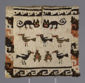 フェザーチュニック、AD 1470-1532 作： Chimu Culture