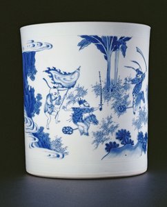 1630-44（磁器）、Chongzheng、ホビーホースで遊ぶ女性と少年で描かれた青と白のブラシポット（205936を参照）