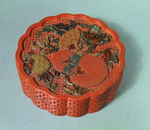 黄土色、緑と茶色の装飾が施されたボックス、18世紀（辰砂漆） 作： Chinese School