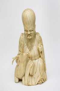 鹿が座っている首興の象牙の彫刻、1580年から1644年頃 作： Chinese School