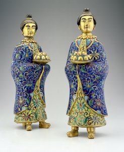 女性の付き添いのペア、乾隆期、1736-95年（七宝エナメル質） 作： Chinese School