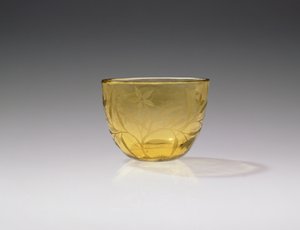 永正時代のワインカップ1723-35（黄色のガラス） 作： Chinese School