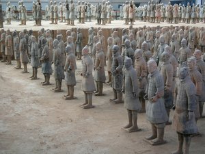 西安博物館、始皇帝の墓からのテラコッタ戦士 作： Chinese School