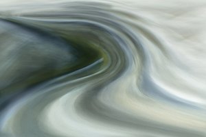 穏やかな液体の渦 作： 