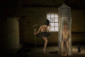 『ダーク・バレリーナ』とチェス 作： Christine von Diepenbroek