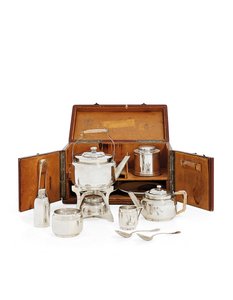 ピクニックセット、19世紀後半、パリのブーランジェのマーク（シルバーとレザー） 作： Christopher (after) Dresser