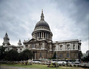 建築家クリストファー・レン（1632-1723）が設計したセント・ポール大聖堂の様子。ドームはパンテオンの愛称で親しまれています。イギリス・ロンドン 作： Christopher Wren