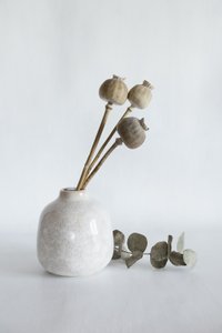  作： 