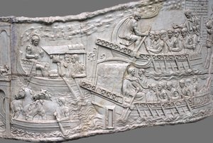 ローマのゲラ。トラヤヌスの柱の救済の詳細、1〜2世紀 作： Classical Antiquities