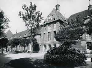セントルイス病院、パリ、1607-12 作： Claude Villefaux