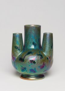花瓶、1900年頃（釉陶器）