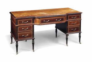 19世紀後半のビクトリア朝後期のオルモルに取り付けられたローズウッドデスク（ローズウッドとオルモル） 作： Collinson and Lock