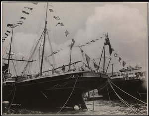 ドック入りしたS.S.「Umbria」、1897年頃（モノクロ写真
