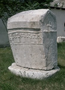 ボゴミルの墓石、14〜15世紀 作： Croatian School