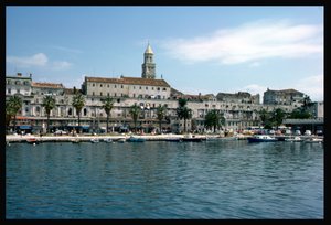 ディオクレティアヌス宮殿の眺め、AD 300 作： Croatian School