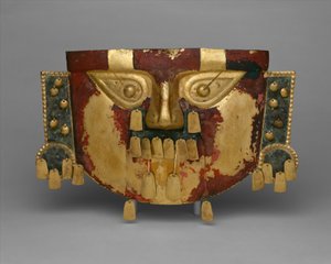 ペルーの葬祭用マスク、紀元後900～1100年（金、銀-銅のオーバーレイ、辰砂 作： Culture Sicán