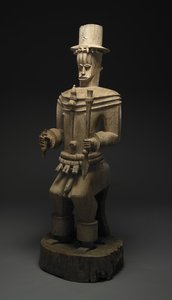 創業者英雄Owedjeboの祖先像 作： Culture Urhobo
