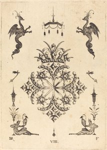 上部に空想動物のブローチ、下部に花瓶の付いた牧神のブローチ 作： Daniel Mignot