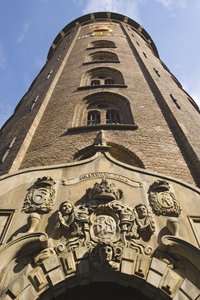 1643年に完成した塔の外観 作： Danish School