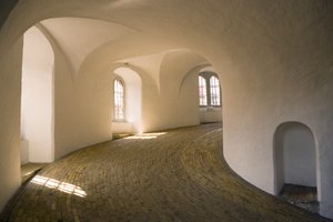 丸塔の内部、1643年完成 作： Danish School