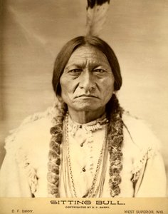 Istuva härkä (1834-1890) Amerikkalainen Dakota Sioux -intiaanipäällikkö (intialainen nimi Tatanka Iyotake) valokuva David F. Barry 作： David Frances Barry