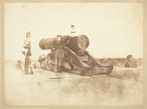 エディンバラ城の大砲「モンス・メグ」と、1846年に城を守備していたロイヤル・スコッツ第2大隊の上等兵 作： David Octavius Hill