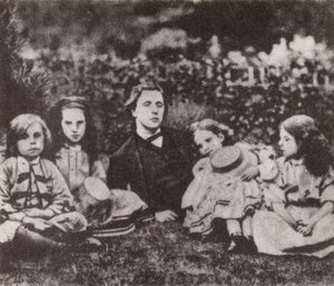 ルイス・キャロルとマクドナルド家の子供たち（モノクロ写真） 作： David Scott Lieutenant-Colonel (after) Dodgson