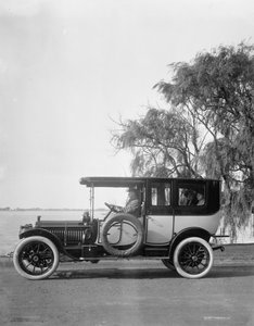 パッカード1912セダン 作： Detroit Publishing Co.