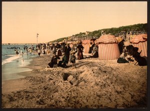 入浴時のビーチ、フランス、トルヴィル・シュル・メール、1905年頃（カラー写真）