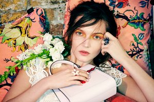 ビューティー・フラワーズ、2017年（写真） 作： ダイアナ・ゴメス