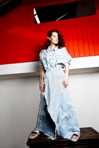 エリナ、2017年（写真） 作： ダイアナ・ゴメス